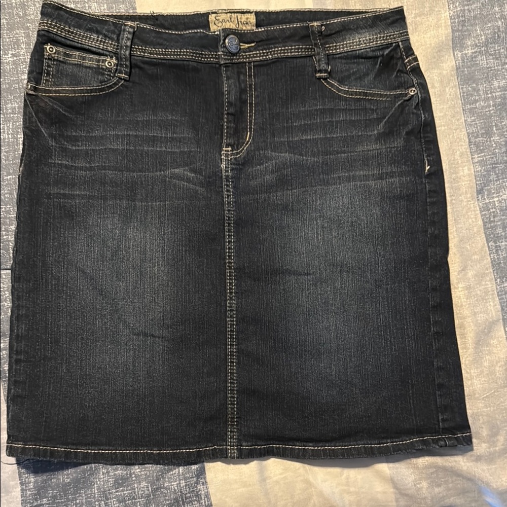 Stylish Dark Denim Pencil Skirt